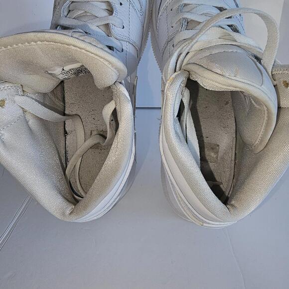Jordan 1 Mid Triple White Sneakers 554724-130 Size 6.5 - Picture 7 of 10